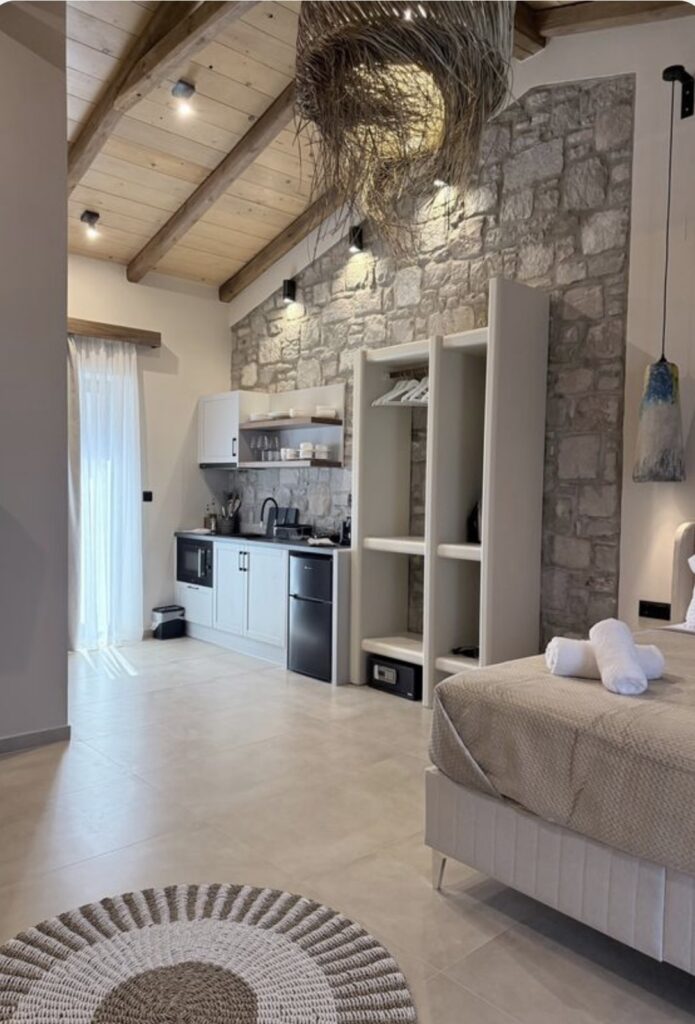 Room1 Amea 17 695x1024