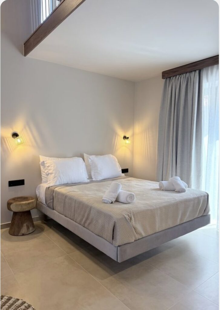 Room4 Dixoro 14 727x1024